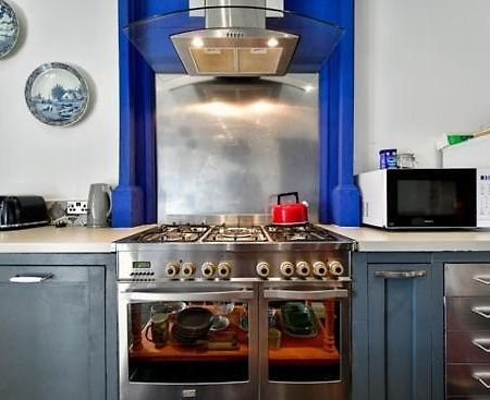 Quirky 4 Bedroom Apartment With Terrace Cardiff Buitenkant foto