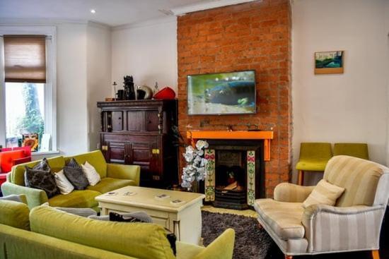 Quirky 4 Bedroom Apartment With Terrace Cardiff Buitenkant foto