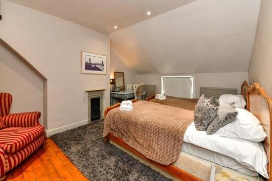 Quirky 4 Bedroom Apartment With Terrace Cardiff Buitenkant foto