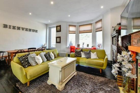 Quirky 4 Bedroom Apartment With Terrace Cardiff Buitenkant foto