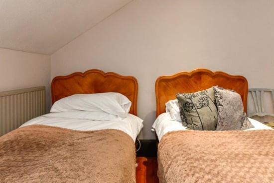 Quirky 4 Bedroom Apartment With Terrace Cardiff Buitenkant foto